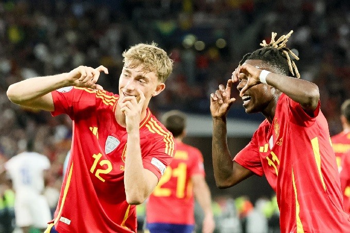 ESPAÑA LLEGO A LA FINAL EN UN PARTIDAZO LE GANO 5-4 A FRANCIA 