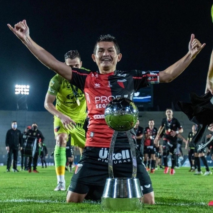 El Pulga Rodríguez anunció su retiro del fútbol y planea una despedida con figuras del Colón campeón