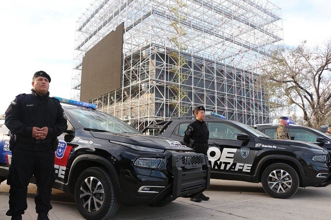 Rosario: Provincia refuerza con 21 camionetas 0 km las Tropas de Operaciones Especiales y la Policía de Acción Táctica