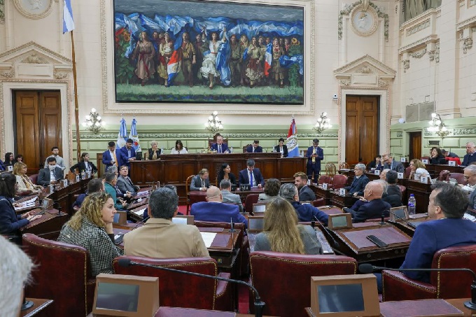 SANTA FE: En Sesi&oacute;n Conjunta se dispuso la suspensi&oacute;n de la fiscal Mar&iacute;a Ver&oacute;nica Ballari