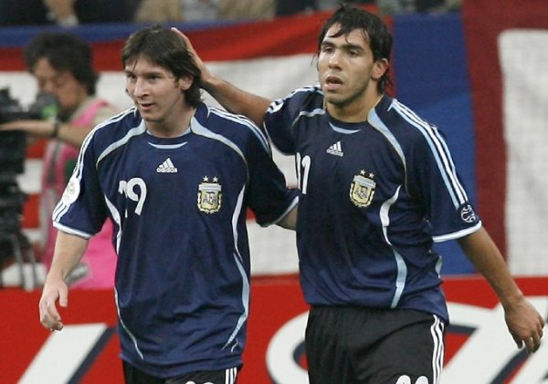 Veinte a&ntilde;os despu&eacute;s de su primer gol en un Mundial, Messi vuelve a ilusionar a Argentina