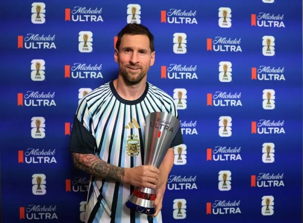 MESSI SE CONVIRTIO EN DIOS Y HIZO FELIZ A TODOS LOS ARGENTINOS 