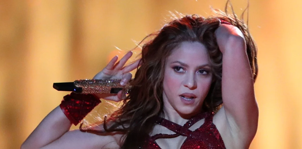 Piqué, a la espera: Shakira irá a juicio en Barcelona por cuatro delitos