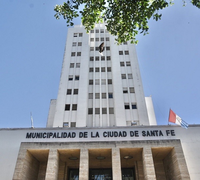 La Municipalidad Santa Fe notificó a los espacios políticos sobre el retiro de cartelería en la vía pública