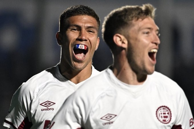 LANÚS LOGRO SU PRIMER VICTORIA EN EL TORNEO CLAUSURA AL GANARLE 2-0 A SARMIENTO JUNIN 