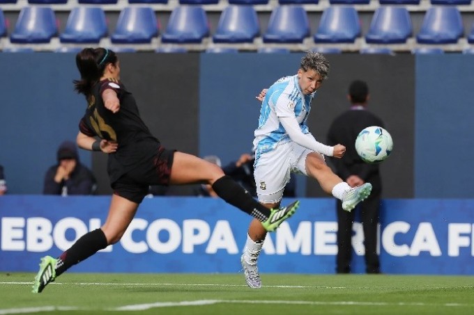 Argentina a semifinales, tras sufrida victoria sobre Perú con gol de Yamila Rodríguez