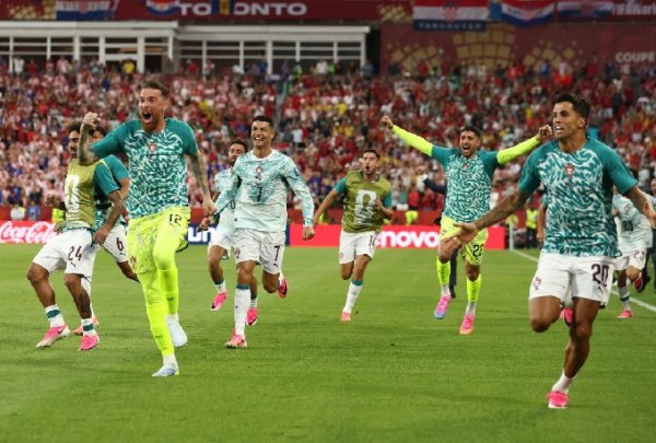 Portugal avanza en un final de locura absoluta