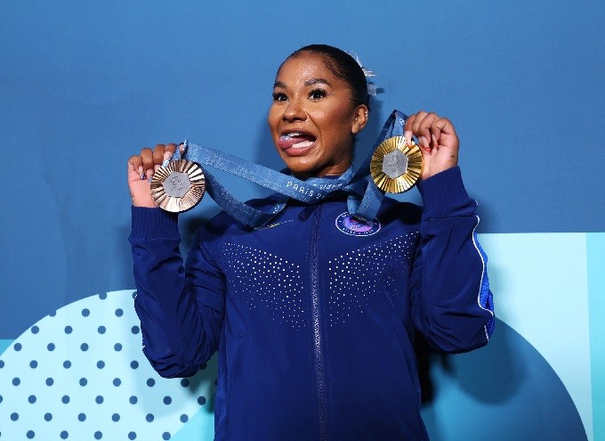 Le quitan la medalla de bronce a la gimnasta estadounidense Jordan Chiles y es posible que ahora sea de la rumana