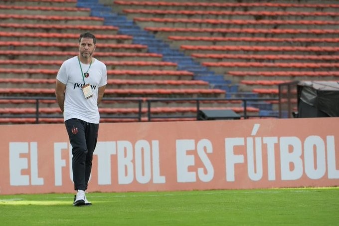 COLÓN MEJORO PERO NO ALCANZO, PERDIO 1-0 CON NUEVA CHICAGO 