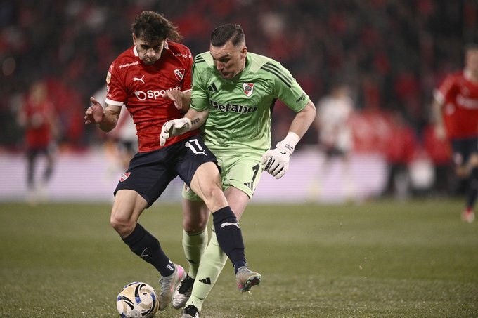  Independiente y River empataron en un clásico con polémicas, y Armani como figura