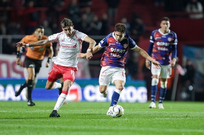 UNIÓN PESE A MEJORAR EN EL ST CAYO DERROTADO 1-0 EN LA PATERNAL ANTE ARGENTINOS 