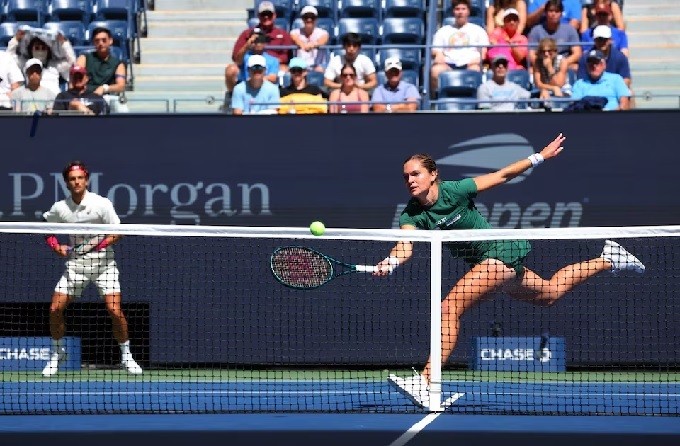 TENIS: Los campeones defensores superan a las estrellas individuales en los primeros dobles mixtos del US Open