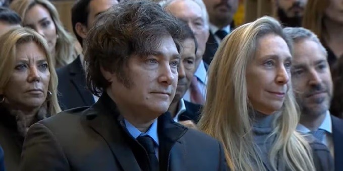 Javier Milei se mostró junto a Karina y envió un mensaje a la oposición: No importa cuánto daño me quieran hacer