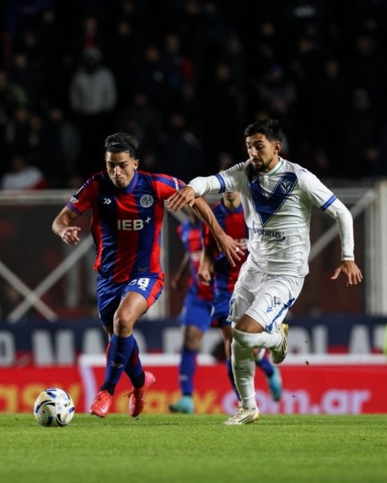 SAN LORENZO LE GANO A VÉLEZ PESE A TODOS LOS PROBLEMAS Y ES LIDER DE SU ZONA 