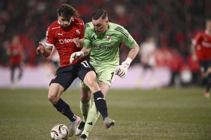  Independiente y River empataron en un clásico con polémicas, y Armani como figura