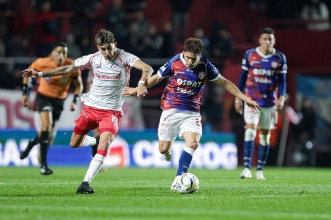UNIÓN PESE A MEJORAR EN EL ST CAYO DERROTADO 1-0 EN LA PATERNAL ANTE ARGENTINOS 
