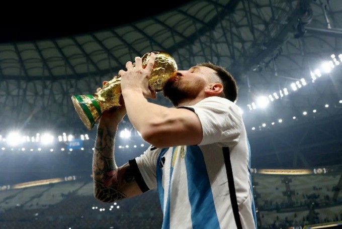 MESSI A 20 AÑOS DE UN DEBUT MUY ESPECIAL 