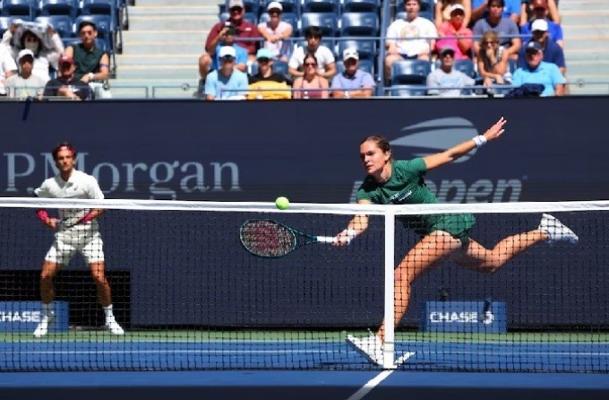 TENIS: Los campeones defensores superan a las estrellas individuales en los primeros dobles mixtos del US Open