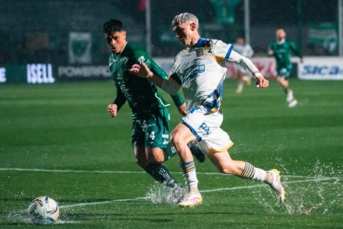 ROSARIO CENTRAL NO PUDO SEGUIR SU SUPER RACHA POSITIVA AL SUSPENDERSE EL PARTIDO EN JUNIN ANTE SARMIENTO 