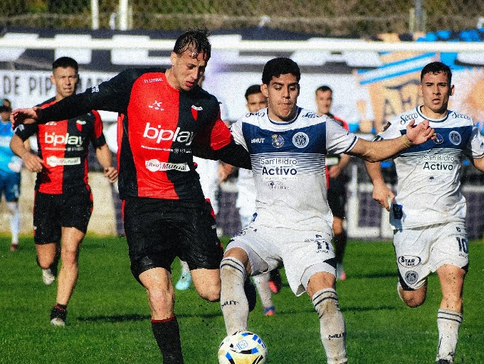 Club ATLETICO COL&Oacute;N RESCAT&Oacute; UN PUNTO AG&Oacute;NICO ANTE ACASSUSO EN UN EMPATE QUE DEJA M&Aacute;S DUDAS 