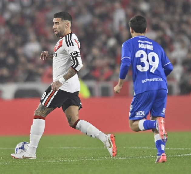 River se durmi&oacute; y dej&oacute; escapar un triunfo ante V&eacute;lez en el Monumental
