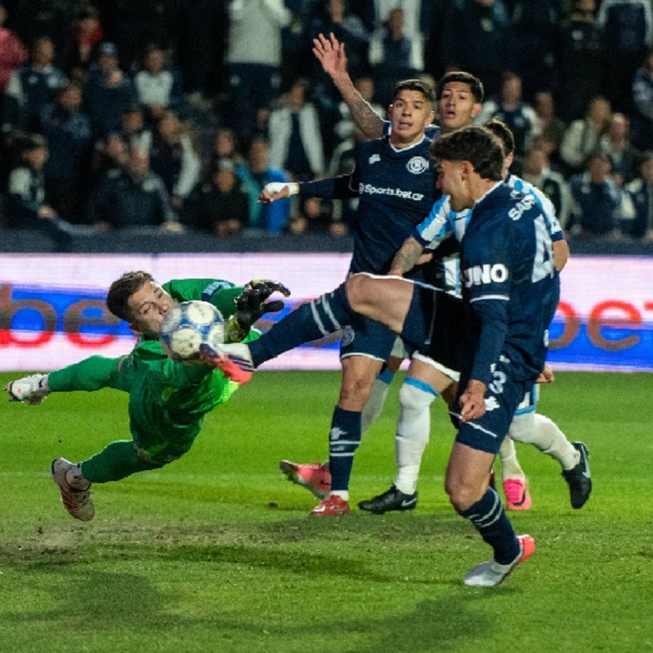 Triunfazo en Cuyo: Independiente Rivadavia se lo dio vuelta a Racing y lo dej&oacute; sin respuestas