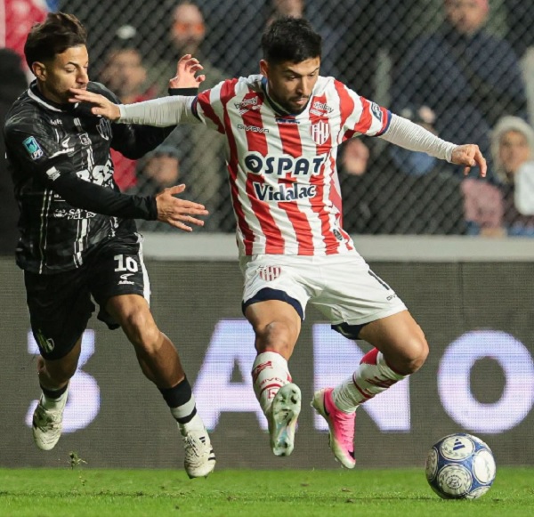 Central Cordoba Santiago aprovecho los errores de Uni&oacute;n y gano en Santa Fe 2-1 