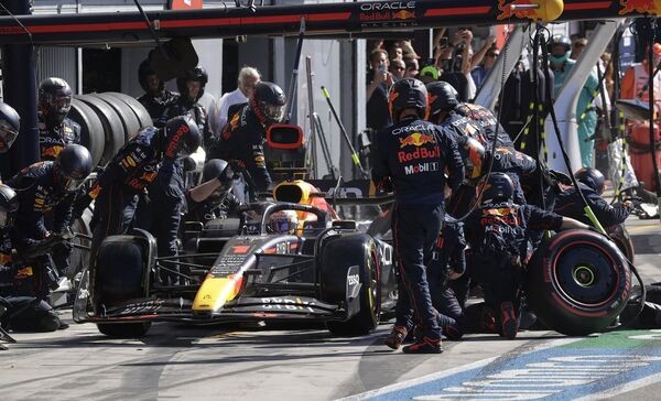Verstappen gana en Monza tras la llegada del coche de seguridad