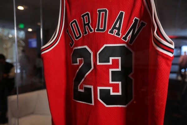 La camiseta 'Last Dance' de Jordan se vende por un récord de 10,1 millones de dólares