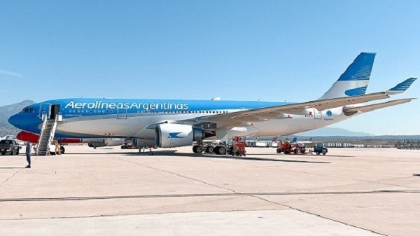 AEROLINEAS PARO POR 24HS PARA ESTE VIERNES 30MIL PERSONAS QUEDARIAN VARADAS 