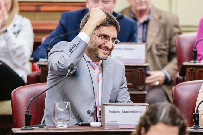 Pullaro: Esta Constitución le abre las puertas al futuro y termina con los privilegios del poder