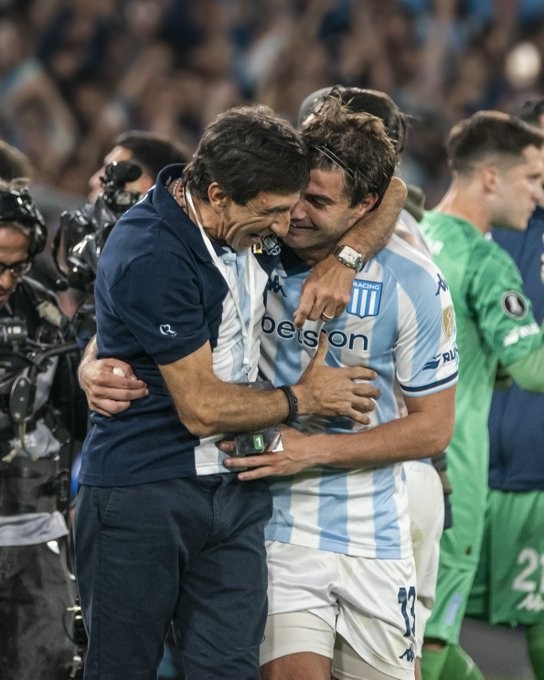 COPA LIBERTADORES: RACING CON GUSTAVO COSTAS SIGUIO ADELANTE Y ELIMINO A VÉLEZ 