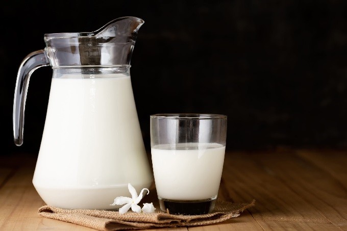 Leche entera o baja en grasa: cuál es la opción más saludable para el corazón