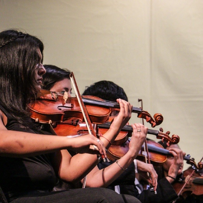 SANTA FE:  Se otorgaron más de 50 instrumentos nuevos a la orquesta juvenil de Somos Música