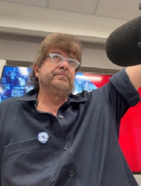 DANIEL MOLLO: SI YO FUESE FAMILIAR DE MIGUEL ANGEL RUSSO LE DIRIA QUE SE QUEDE EN CASA 