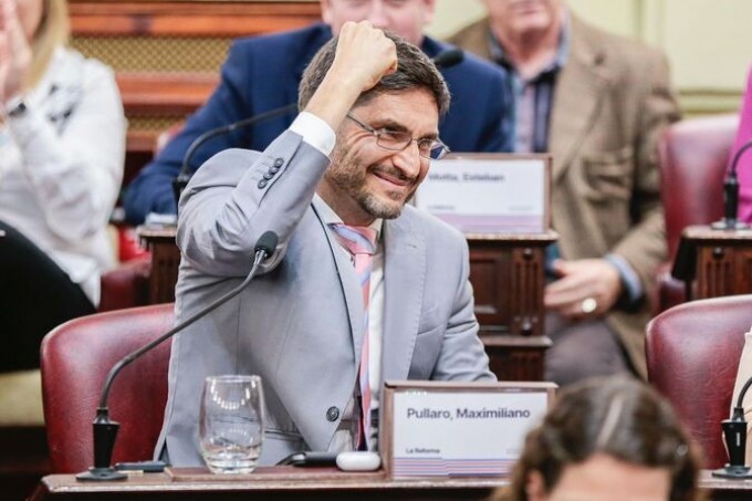 Pullaro: Esta Constitución le abre las puertas al futuro y termina con los privilegios del poder