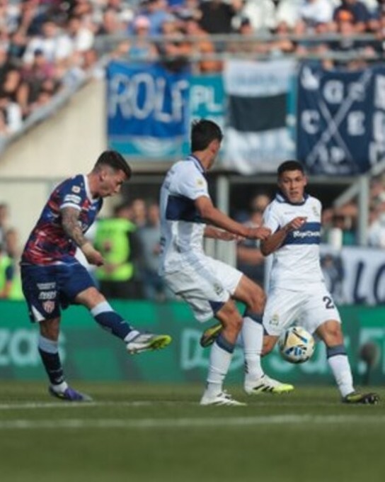 UNIÓN YA ADAPTO EL SISTEMA MADELÓN AL 100% Y LE GANO A GIMNASIA Y ESGRIMA EN LA PLATA  3-1 