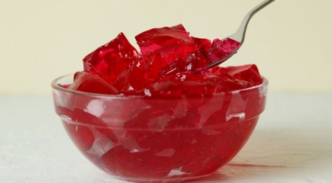 El motivo por el que es peligroso comer gelatina todos los días