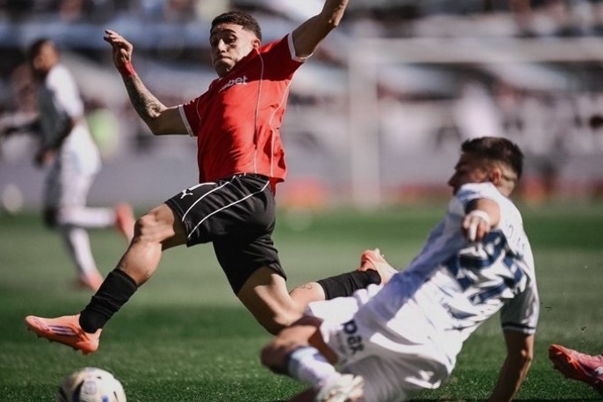 RACING NO PUDO CON INDEPENDIENTE Y EMPATARON 0-0 EN EL CLASICO DE AVELLANEDA 