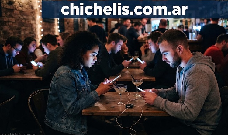 El amor secuestrado por las aplicaciones de citas y el celular
