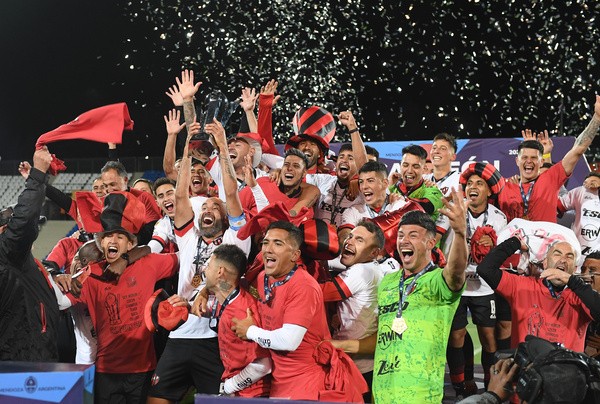 PATRONATO HIZO HISTORIA Y CLASIFICO A LA LIBERTADORES AL GANARLE A TALLERES 1-0