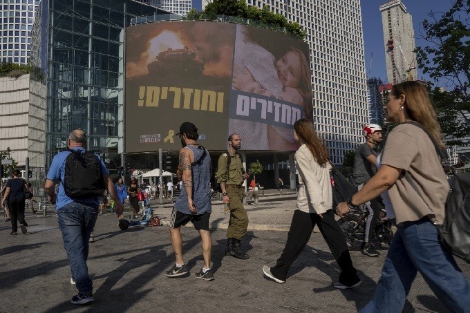 Un año después, la guerra ensombrece todos los aspectos de la vida en Israel