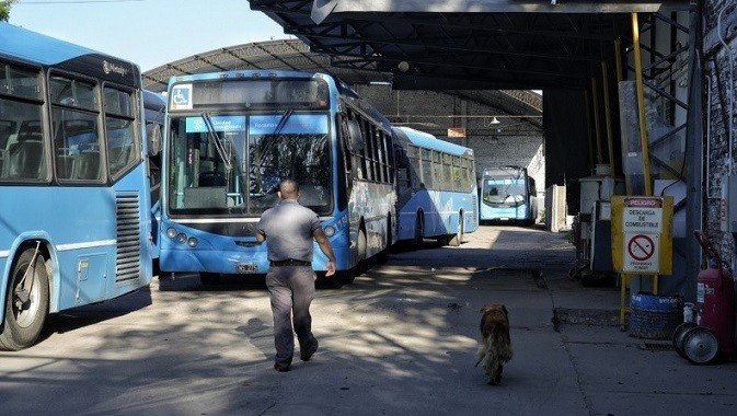 La UTA definirá este viernes su adhesión al paro de transporte del 30 de octubre