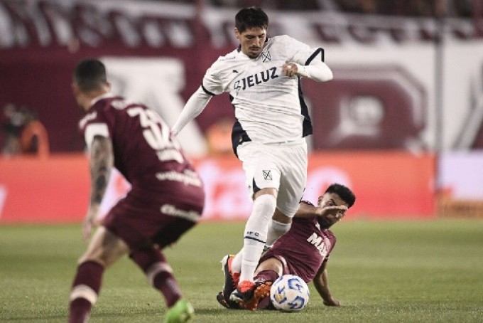 INDEPENDIENTE FUE MUY EFECTIVO Y SE LLEVO UNA VICTORIA EN EL DOMICILIO DE LANÚS 2-0