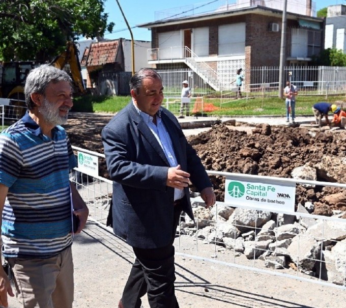 SANTA FE CAPITAL:POLETTI SOLUCIONAMOS EN UN AÑO EL 60% DE LOS BACHES EN LA CIUDAD 