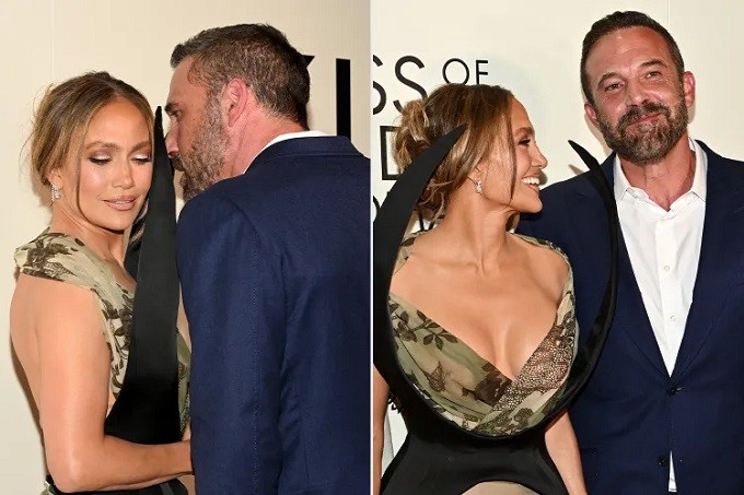Jennifer Lopez y Ben Affleck posan juntos en el estreno de El beso de la mujer araña en Nueva York.