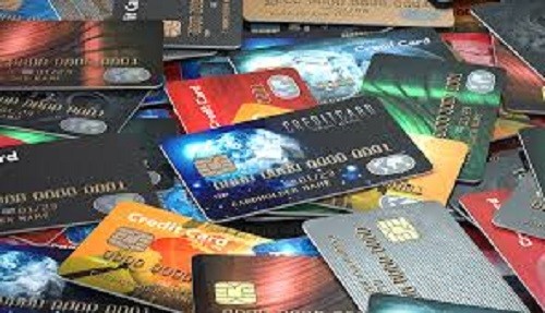 TARJETAS DE CREDITO EN ARGENTINA LOS BANCOS PONEN NOCAUT A LOS USUARIOS 463% MÁS QUE VENEZUELA 