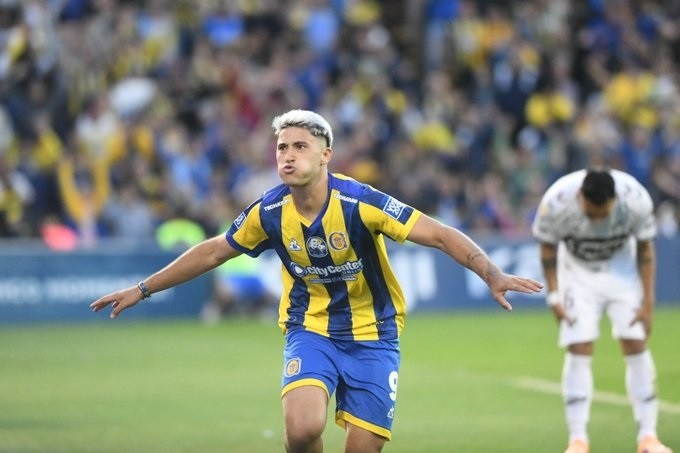 ROSARIO CENTRAL HACE LLENAR DE FELICIDAD A SUS HINCHAS TRAS SU TRIUNFO 1-0 CON PLATENSE 