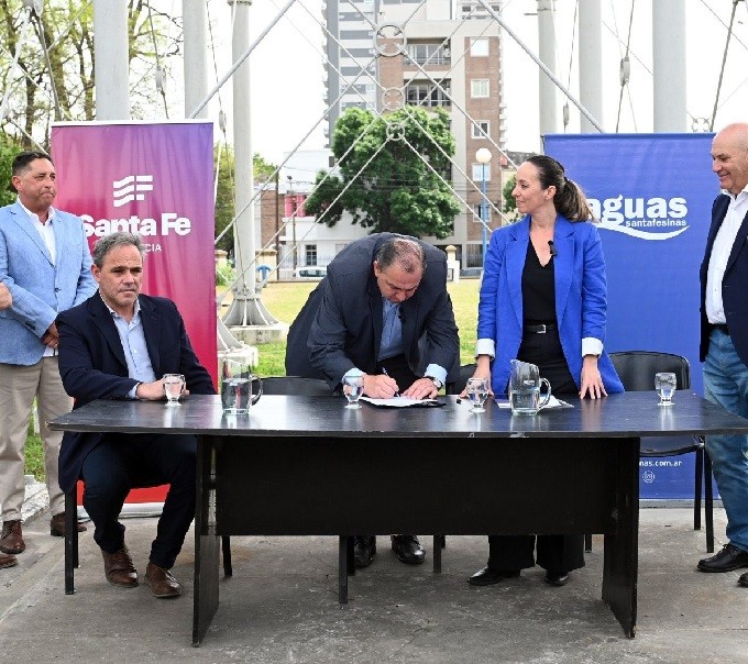 SANTA FE CAPITAL:POLETTI participó de la firma del acta para la rehabilitación del colector cloacal de Bulevar