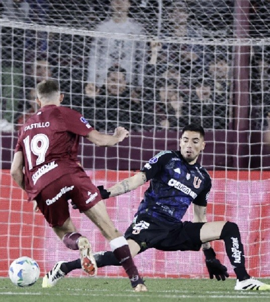 Lanús heroico y busca el segundo título 12 años después